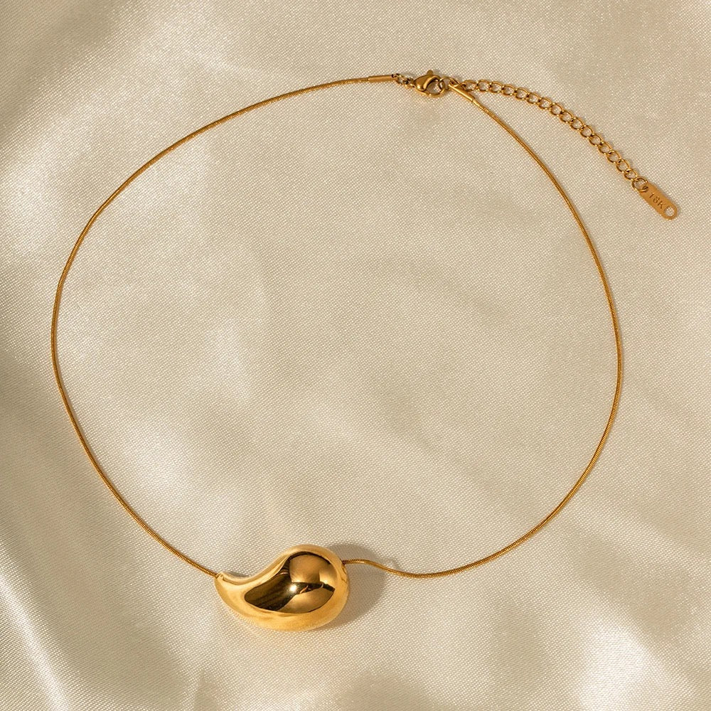 Gold Teardrop Pebble Pendant Necklace